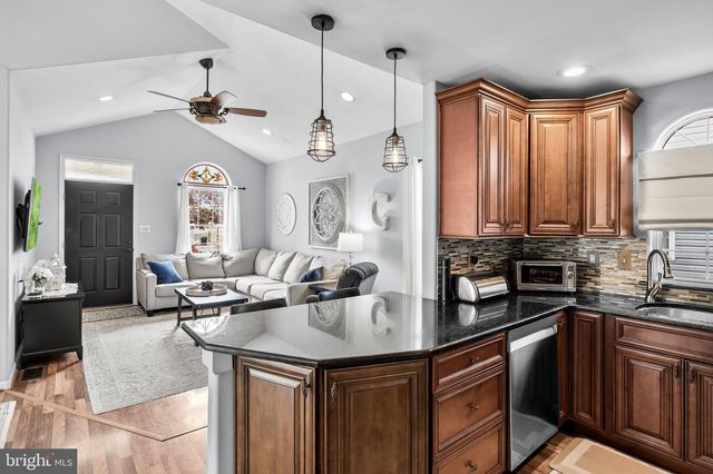 208 HOOKER ST, Riverside, NJ 08075