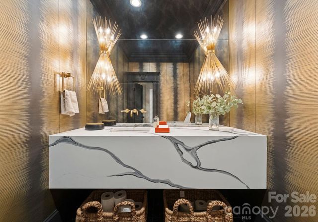 1550 Queens Road W, Charlotte, NC 28207