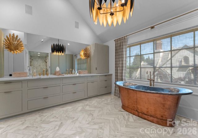 1550 Queens Road W, Charlotte, NC 28207