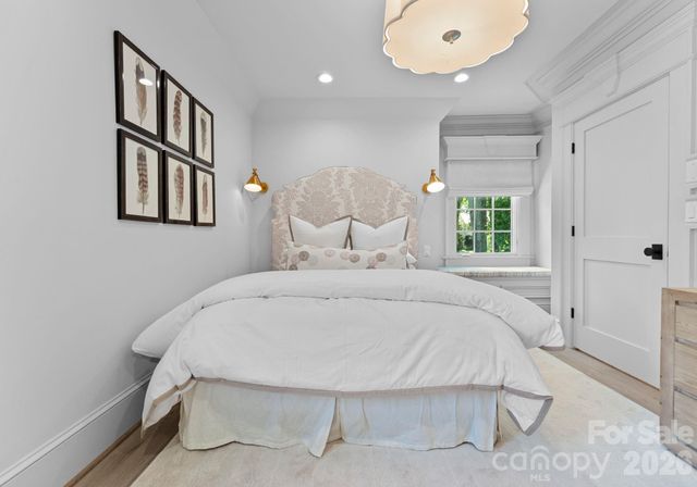 1550 Queens Road W, Charlotte, NC 28207