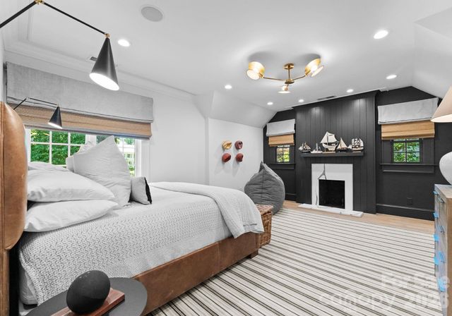 1550 Queens Road W, Charlotte, NC 28207