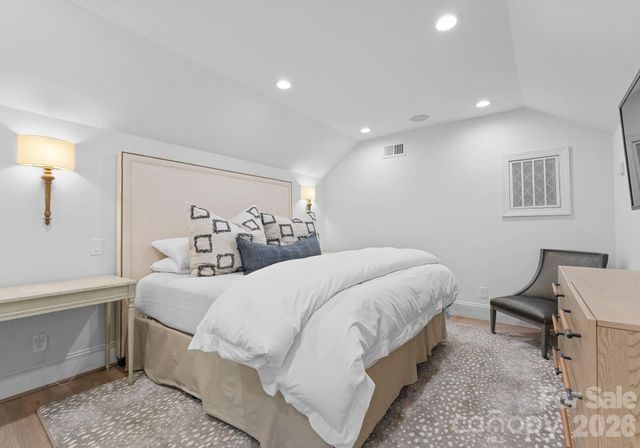 1550 Queens Road W, Charlotte, NC 28207