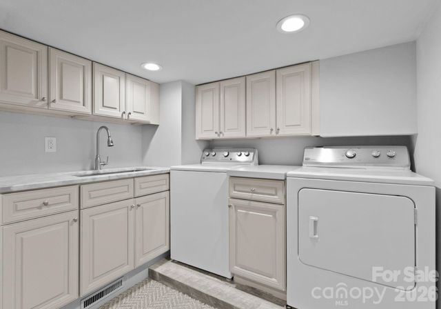 1550 Queens Road W, Charlotte, NC 28207