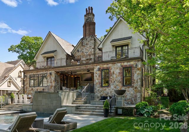 1550 Queens Road W, Charlotte, NC 28207