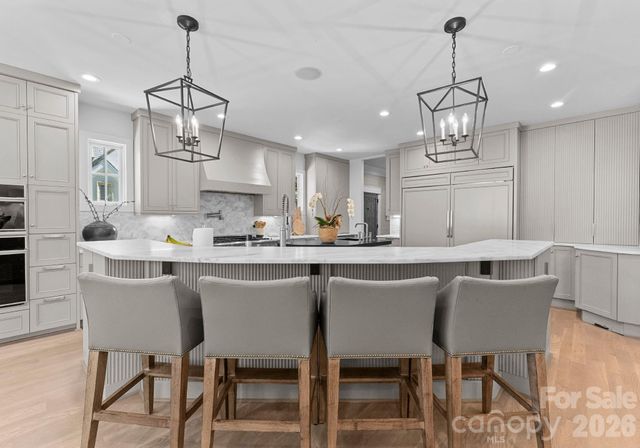 1550 Queens Road W, Charlotte, NC 28207