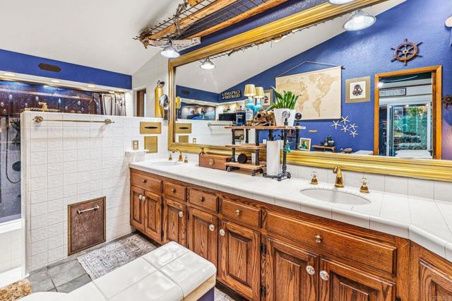 755 Beacon Place, Escondido, CA 92025