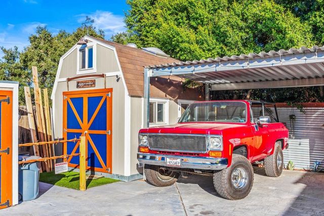 755 Beacon Place, Escondido, CA 92025