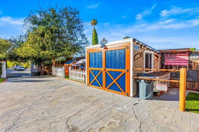 755 Beacon Place, Escondido, CA 92025