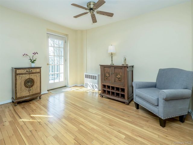 32 Pearsall 2D, Glen Cove, NY 11542