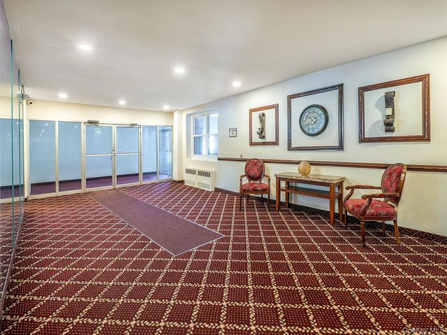 32 Pearsall 2D, Glen Cove, NY 11542