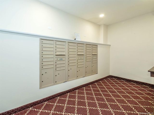 32 Pearsall 2D, Glen Cove, NY 11542