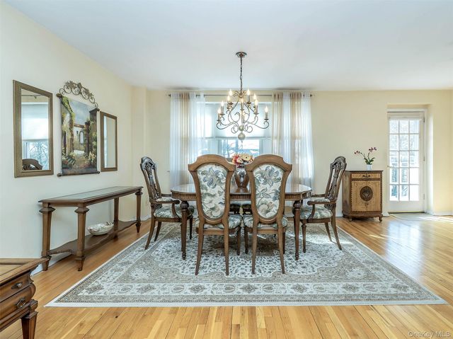 32 Pearsall 2D, Glen Cove, NY 11542