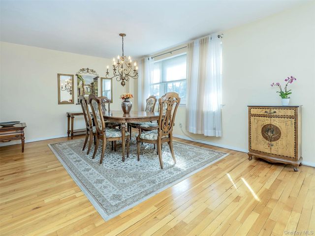 32 Pearsall 2D, Glen Cove, NY 11542