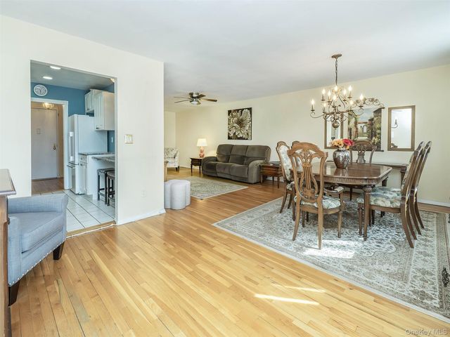 32 Pearsall 2D, Glen Cove, NY 11542