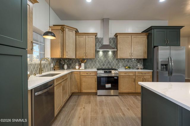 104 Chalk Mountain Court, Santa Teresa, NM 88008