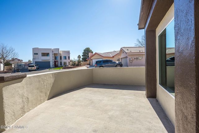 104 Chalk Mountain Court, Santa Teresa, NM 88008