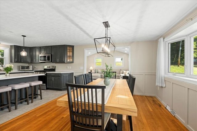 32 Stratton Drive, Hudson, MA 01749