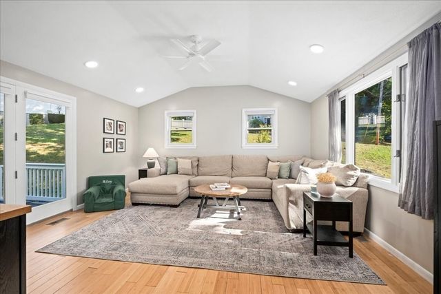 32 Stratton Drive, Hudson, MA 01749