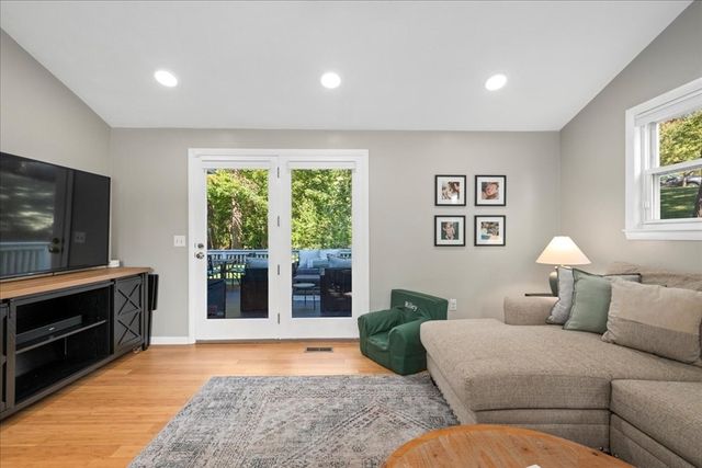 32 Stratton Drive, Hudson, MA 01749