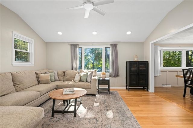 32 Stratton Drive, Hudson, MA 01749