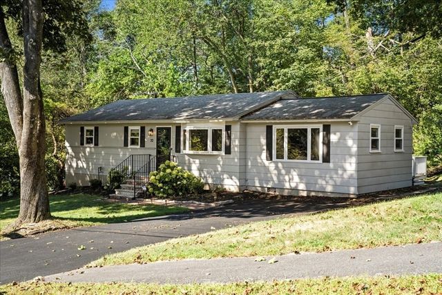 32 Stratton Drive, Hudson, MA 01749