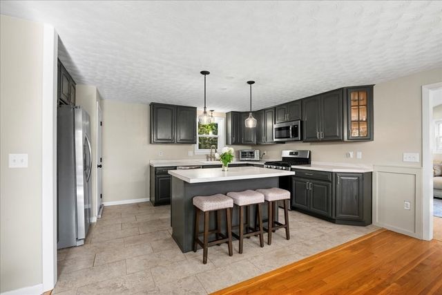 32 Stratton Drive, Hudson, MA 01749