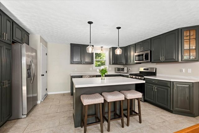 32 Stratton Drive, Hudson, MA 01749