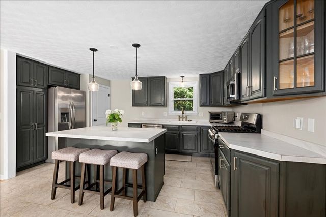 32 Stratton Drive, Hudson, MA 01749