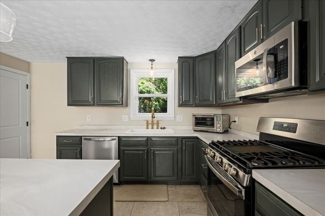 32 Stratton Drive, Hudson, MA 01749