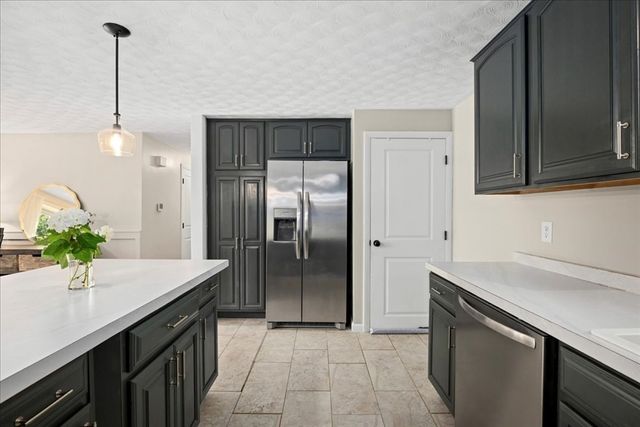 32 Stratton Drive, Hudson, MA 01749