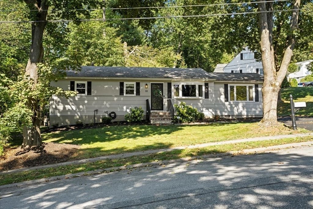 32 Stratton Drive, Hudson, MA 01749