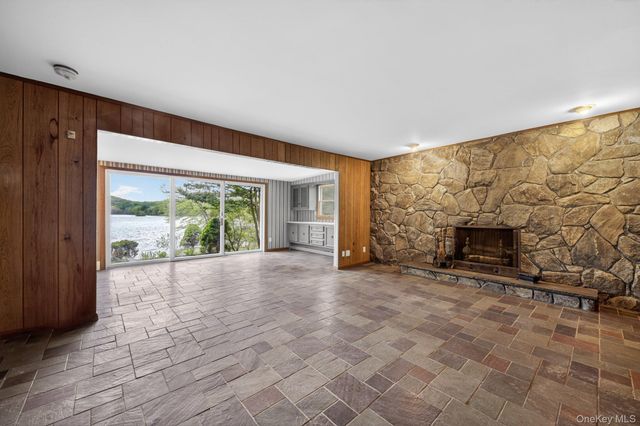378 Lake Shore Road, Putnam Valley, NY 10579