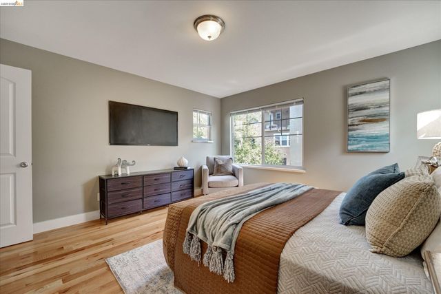 3038 E 18th St, Oakland, CA 94601