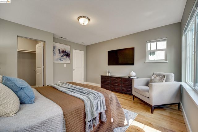 3038 E 18th St, Oakland, CA 94601