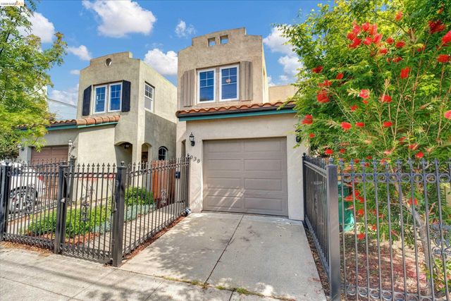 3038 E 18th St, Oakland, CA 94601