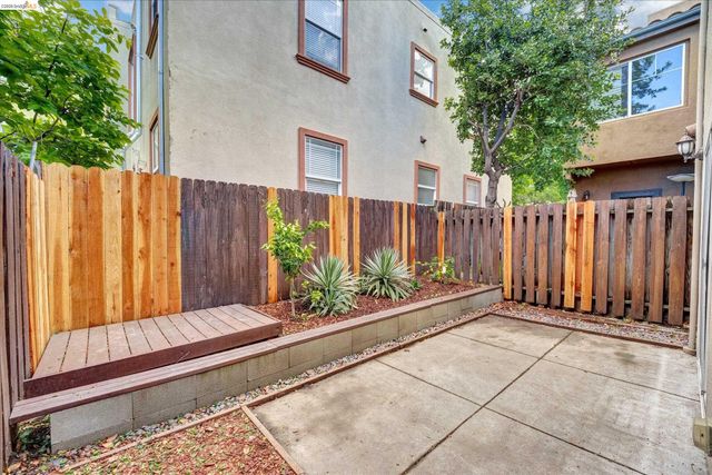 3038 E 18th St, Oakland, CA 94601