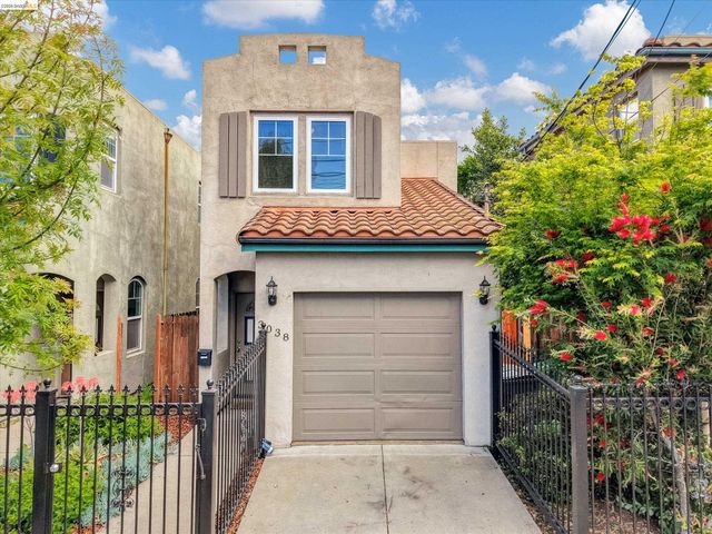 3038 E 18th St, Oakland, CA 94601
