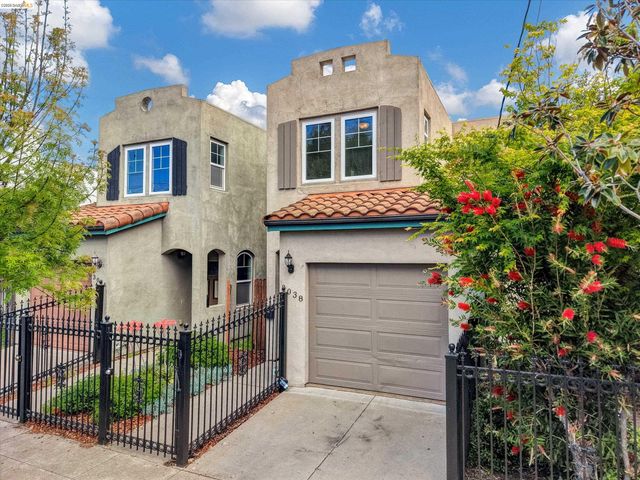 3038 E 18th St, Oakland, CA 94601
