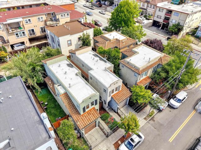 3038 E 18th St, Oakland, CA 94601