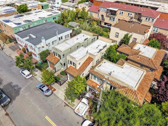 3038 E 18th St, Oakland, CA 94601