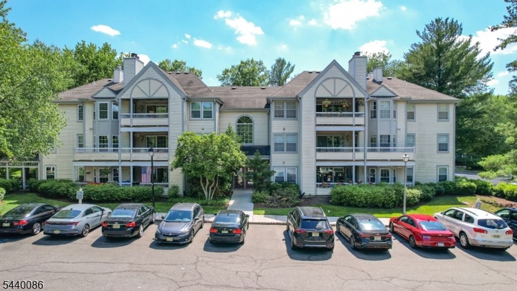 120 Acadia Court, West Windsor Twp., NJ 08540