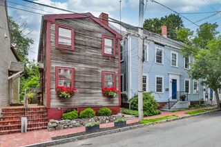 11 Boardman St, Newburyport, MA 01950
