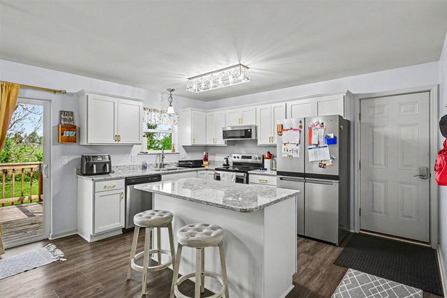 20282 Groveland Avenue, Three Rivers, MI 49093