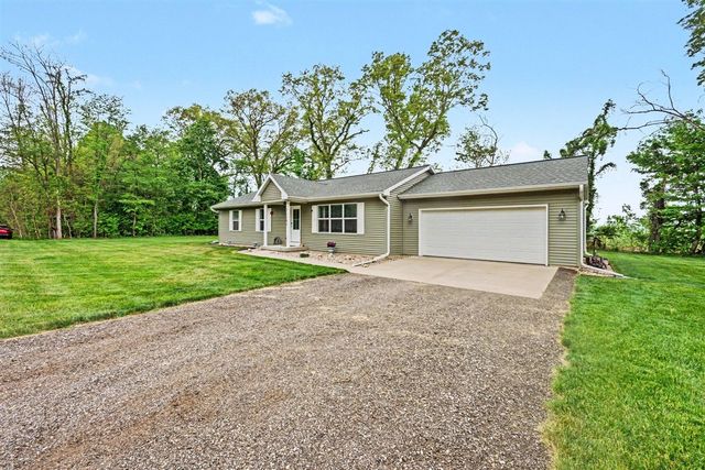 20282 Groveland Avenue, Three Rivers, MI 49093