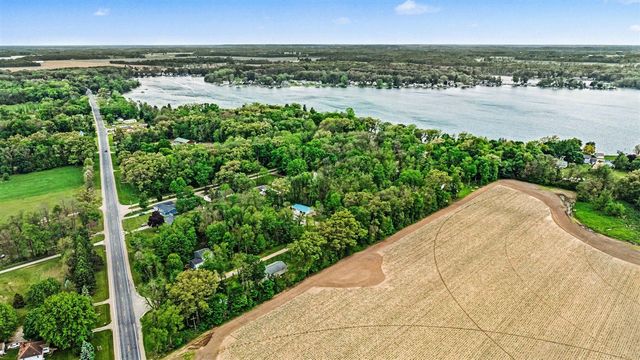20282 Groveland Avenue, Three Rivers, MI 49093