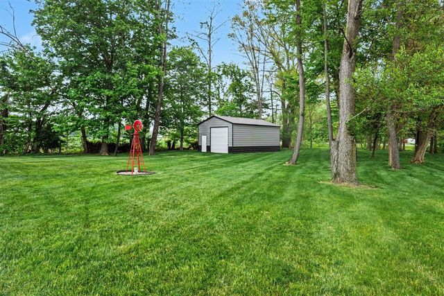 20282 Groveland Avenue, Three Rivers, MI 49093