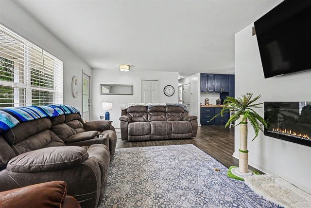 20282 Groveland Avenue, Three Rivers, MI 49093