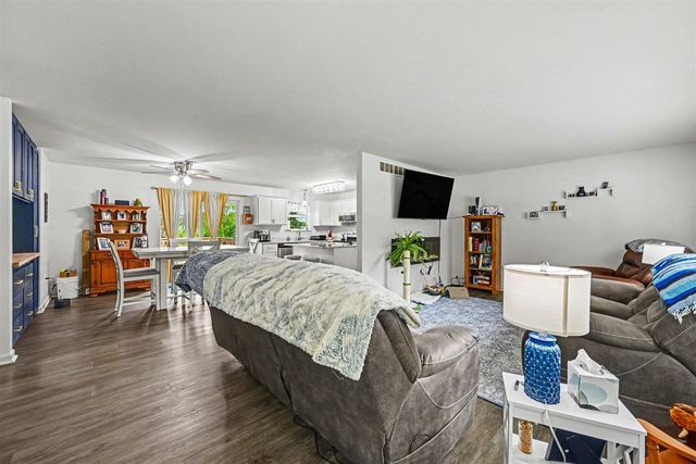 20282 Groveland Avenue, Three Rivers, MI 49093