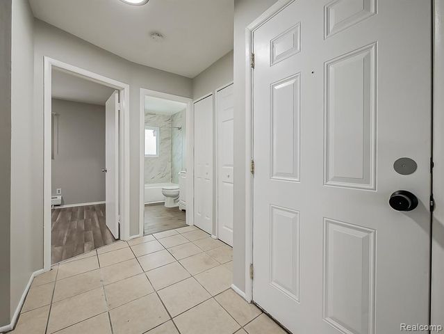 1494 Nancywood Drive 3, Waterford, MI 48327