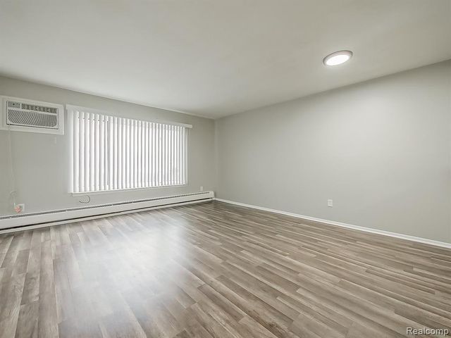 1494 Nancywood Drive 3, Waterford, MI 48327